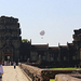 Léghajó Angkor Wat felett