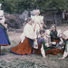 Fényképet nézegető lányok. 1926, Boldog 1024x587