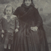 Aranymama és unokája - az 1910-es években 815x1200.png