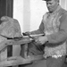 Kosárfonás, a pánt megmunkálása vonókéssel. 1952. 699x1024