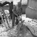 Kosárfonás, a pántnak való fa elhasogatása. 1952.0 694x1024
