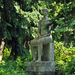 Bábolna Ülő nő szobor az Arborétum oldalánál