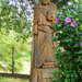 Mindszent, Szent István szobra a templomkertben