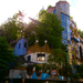 Hundertwasser- ház utcaképe